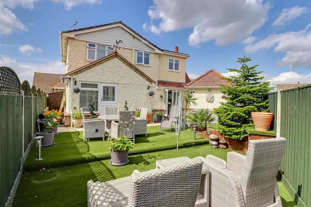 Additional image 23 of 4 bed detached house for saleBarbara Avenue, Canvey Island SS8