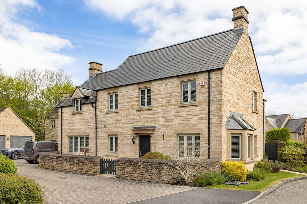Additional image 26 of 5 bed detached house for saleBeecham Close, Cirencester, Gloucestershire GL7