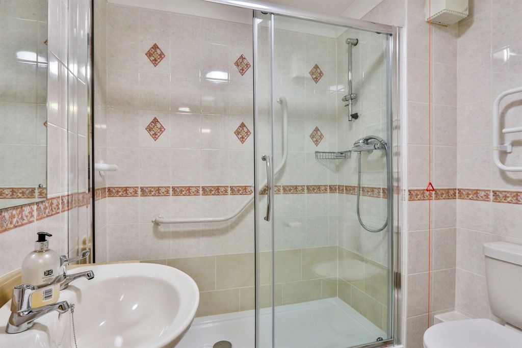Additional image 3 of 1 bed flat for saleStour Road, Christchurch BH23