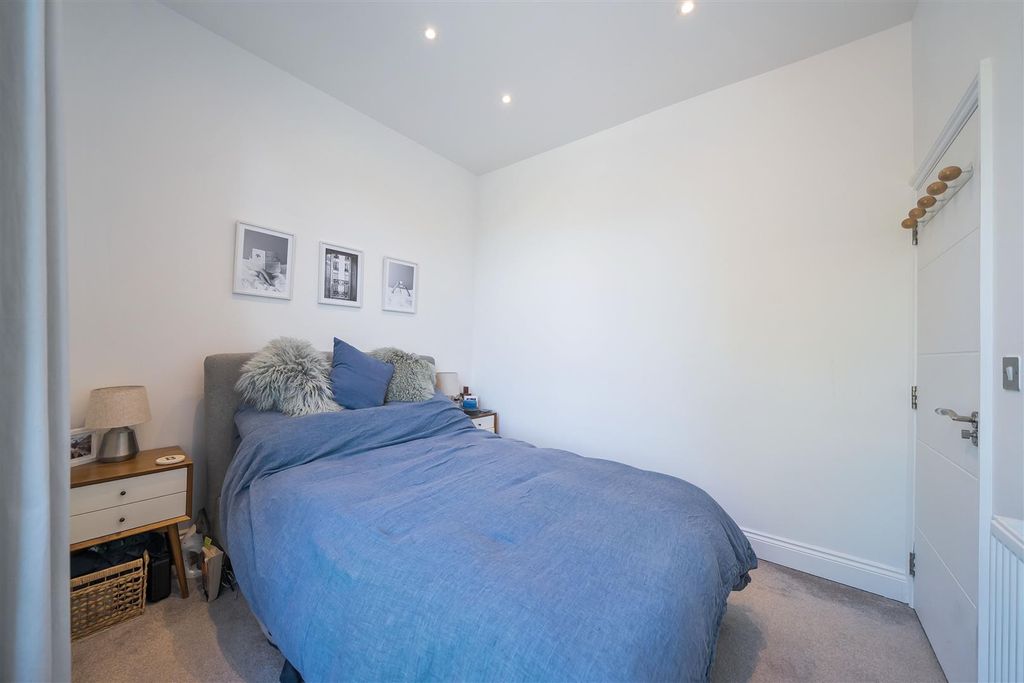 Additional image 13 of 2 bed flat for saleHigh Street, Carshalton SM5