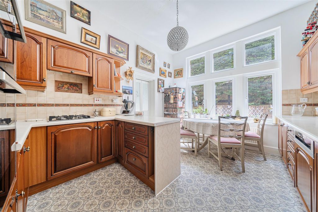Additional image 7 of 3 bed maisonette for saleBrackendale Road, Camberley, Surrey GU15