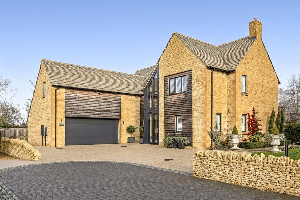 5 bed detached house for saleLavender Drive, Chipping Campden, Gloucestershire GL55