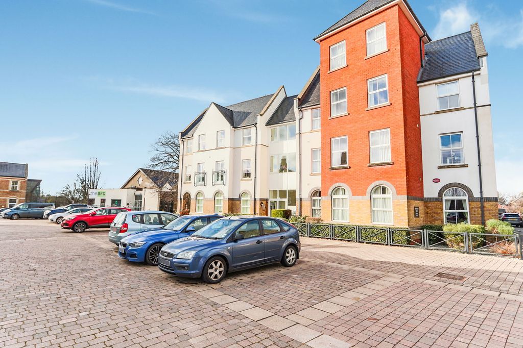Additional image 14 of 2 bed flat for saleColdstream Road, Caterham CR3