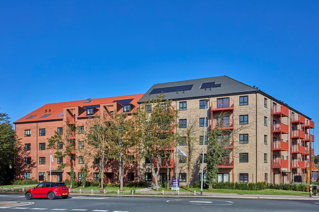 2 bed flat for saleTayfen Road, Bury St. Edmunds IP33