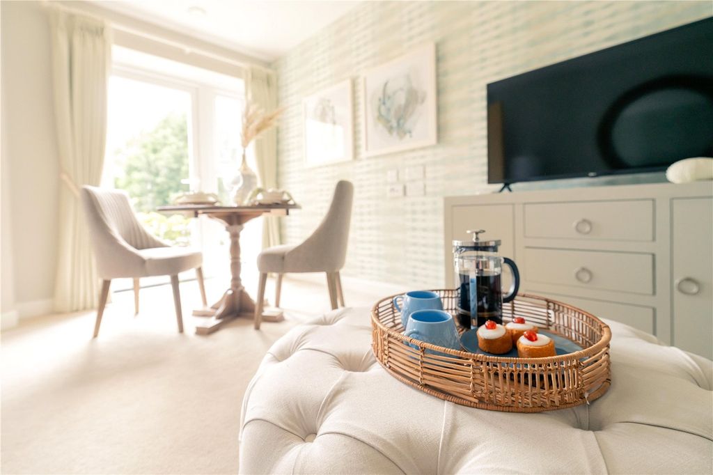 Additional image 4 of 1 bed flat for saleNew Dover Road, Canterbury, Kent CT1