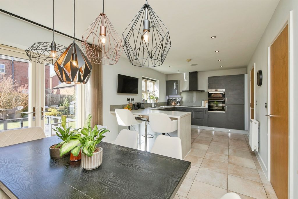 Additional image 3 of 5 bed detached house for saleReservoir Road, Burton-On-Trent DE14