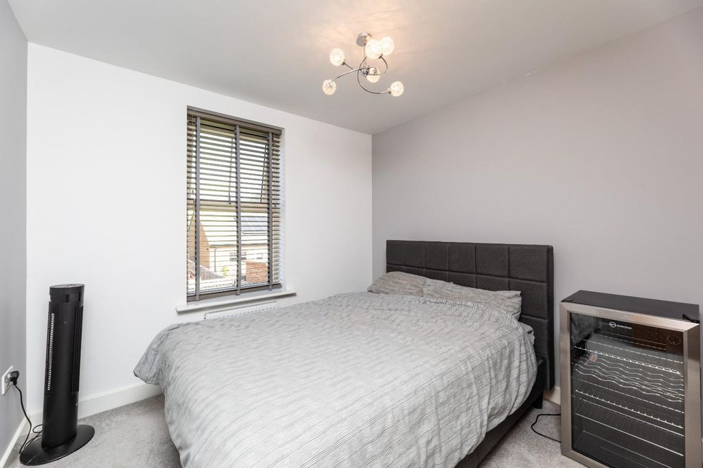 Additional image 10 of 5 bed detached house for saleColclough Close, Castleford WF10