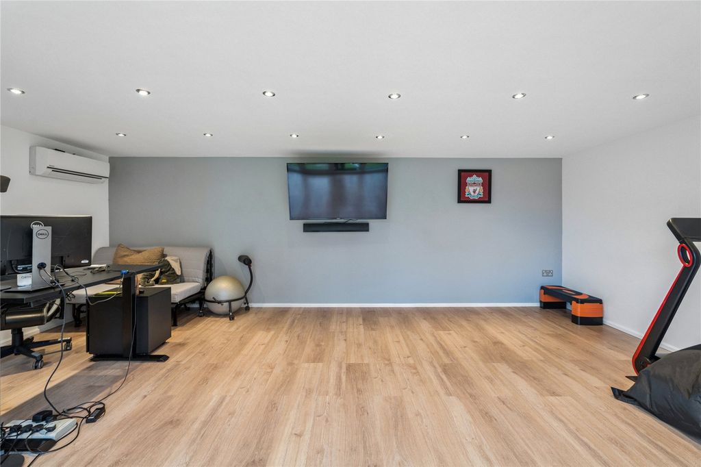 Additional image 26 of 5 bed detached house for saleCedar Close, Chesham HP5