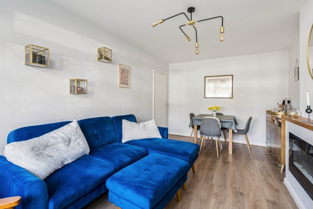 Additional image 6 of 2 bed maisonette for saleDarvell Drive, Chesham HP5