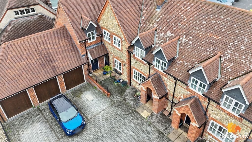 Additional image 10 of 2 bed flat for saleFullers Hill, Chesham HP5