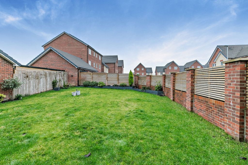 Additional image 16 of 4 bed detached house for saleLowe Lane, Castleford, West Yorkshire WF10