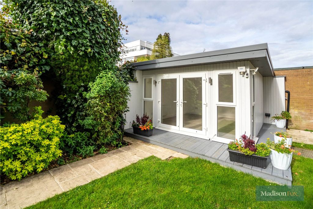 Additional image 15 of 2 bed flat for saleThe Bowls, Chigwell, Essex IG7