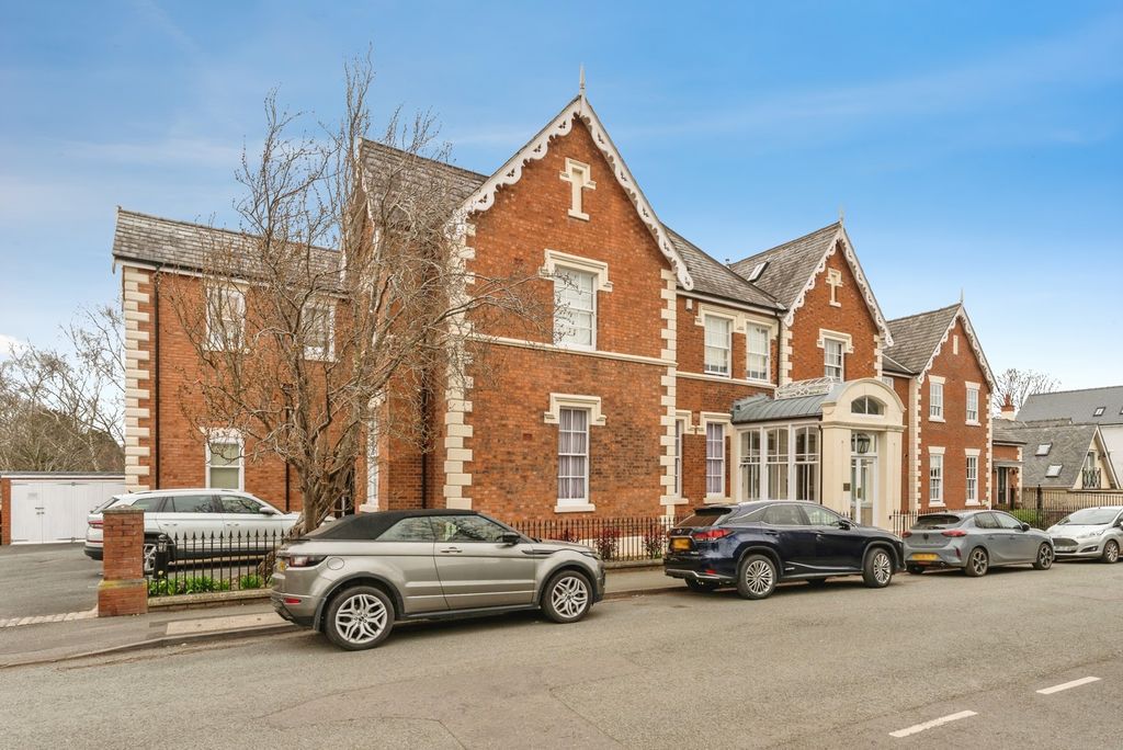 2 bed flat for saleVictoria Crescent, Chester, Cheshire CH4