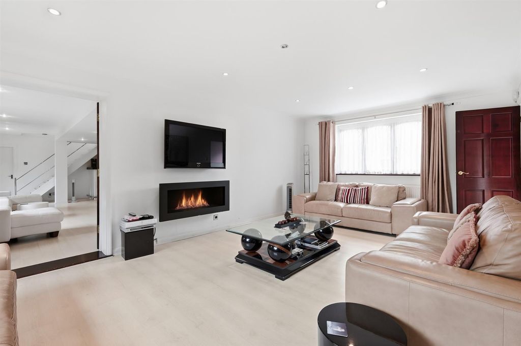 Additional image 5 of 6 bed detached house for saleBromley Lane, Chislehurst BR7
