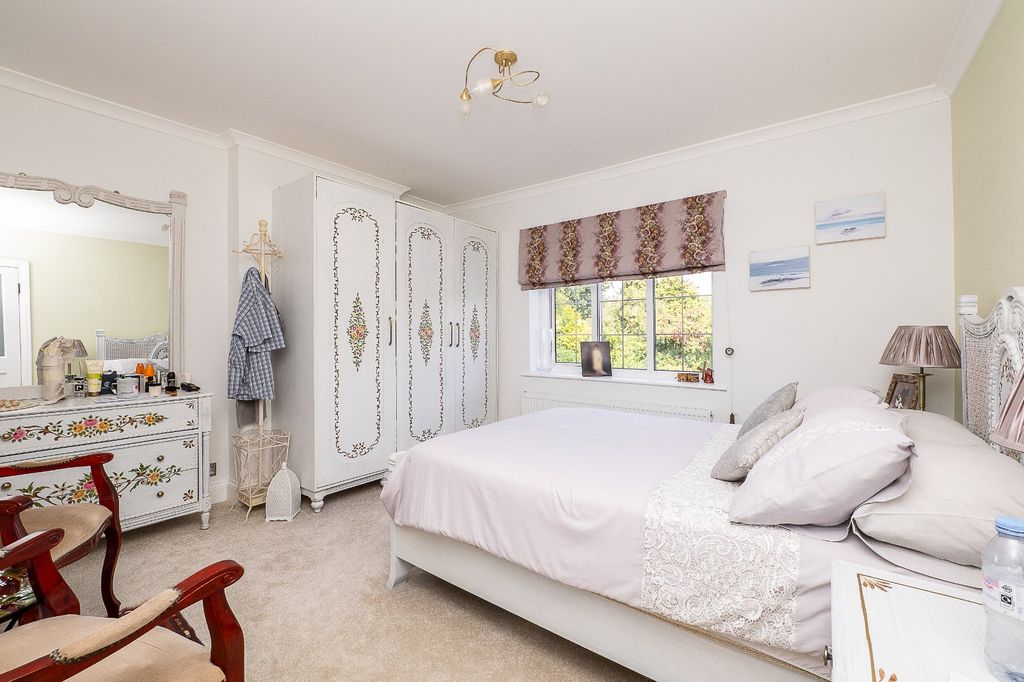Additional image 13 of 7 bed detached house for saleVincent Avenue, Carshalton SM5