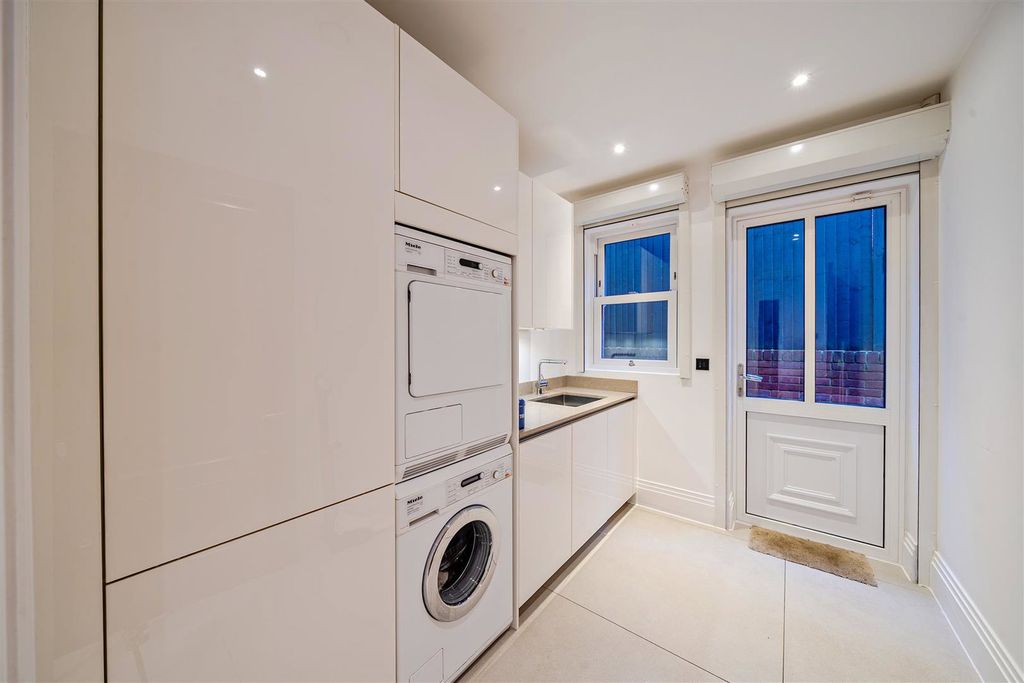 Additional image 16 of 5 bed detached house for saleProwse Avenue, Bushey Heath, Bushey WD23
