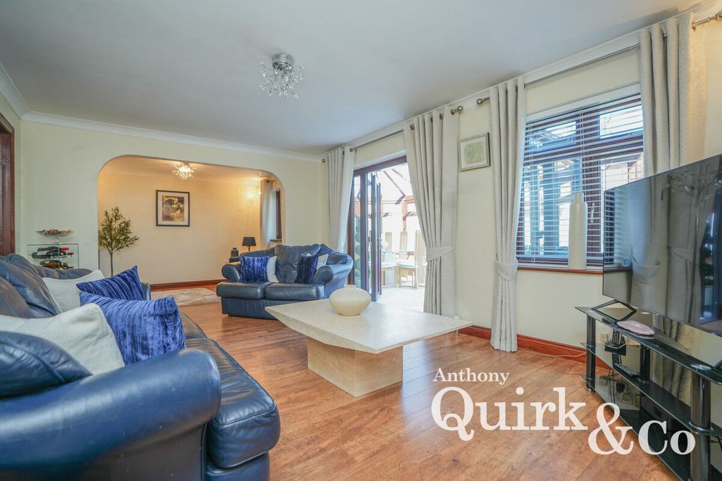Additional image 10 of 4 bed detached house for saleLarup Avenue, Canvey Island SS8