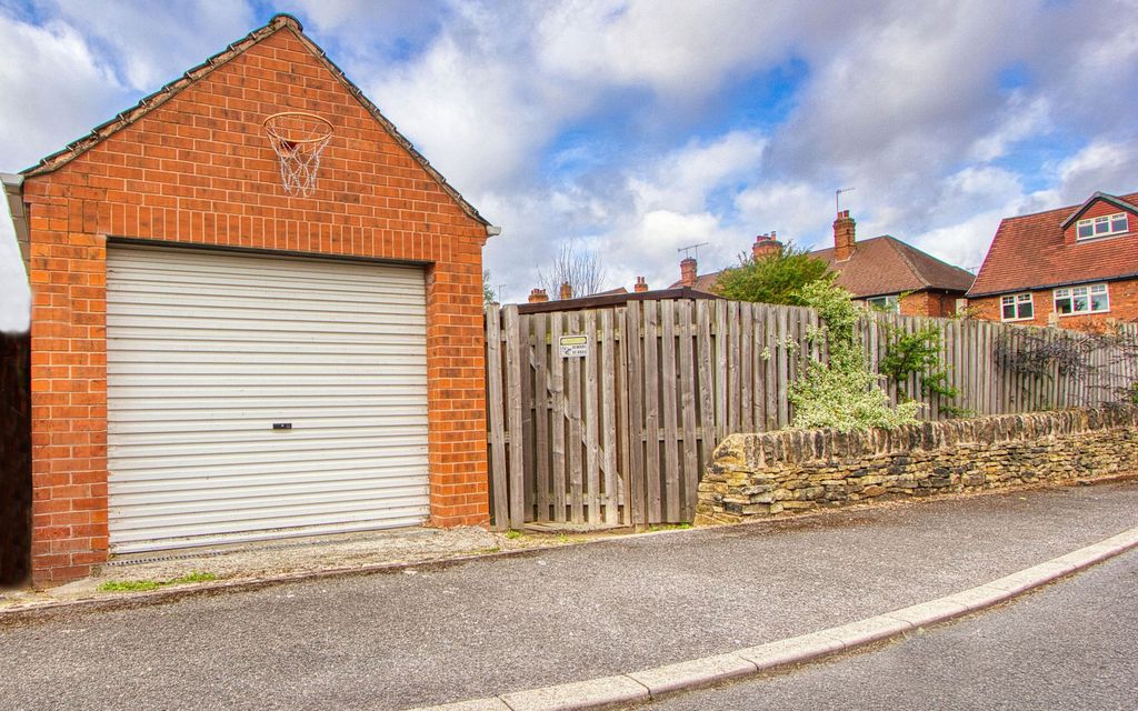 Additional image 4 of 5 bed semi-detached house for saleShaftesbury Avenue, Ashgate, Chesterfield, Derbyshire S40