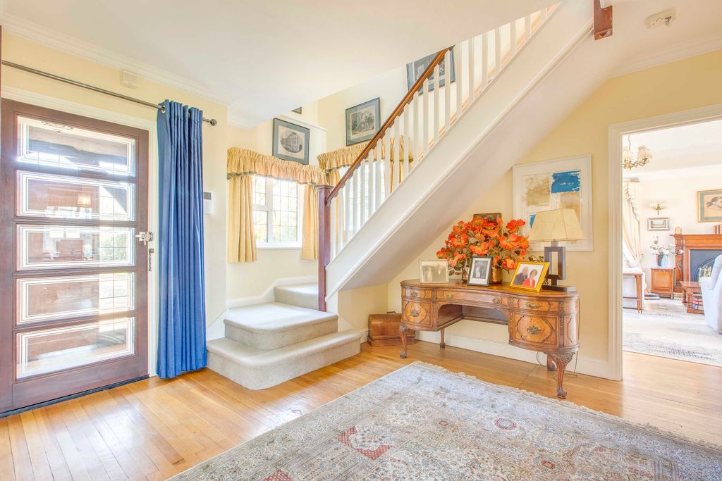 Additional image 5 of 7 bed detached house for saleBurtons Way, Chalfont St Giles HP8