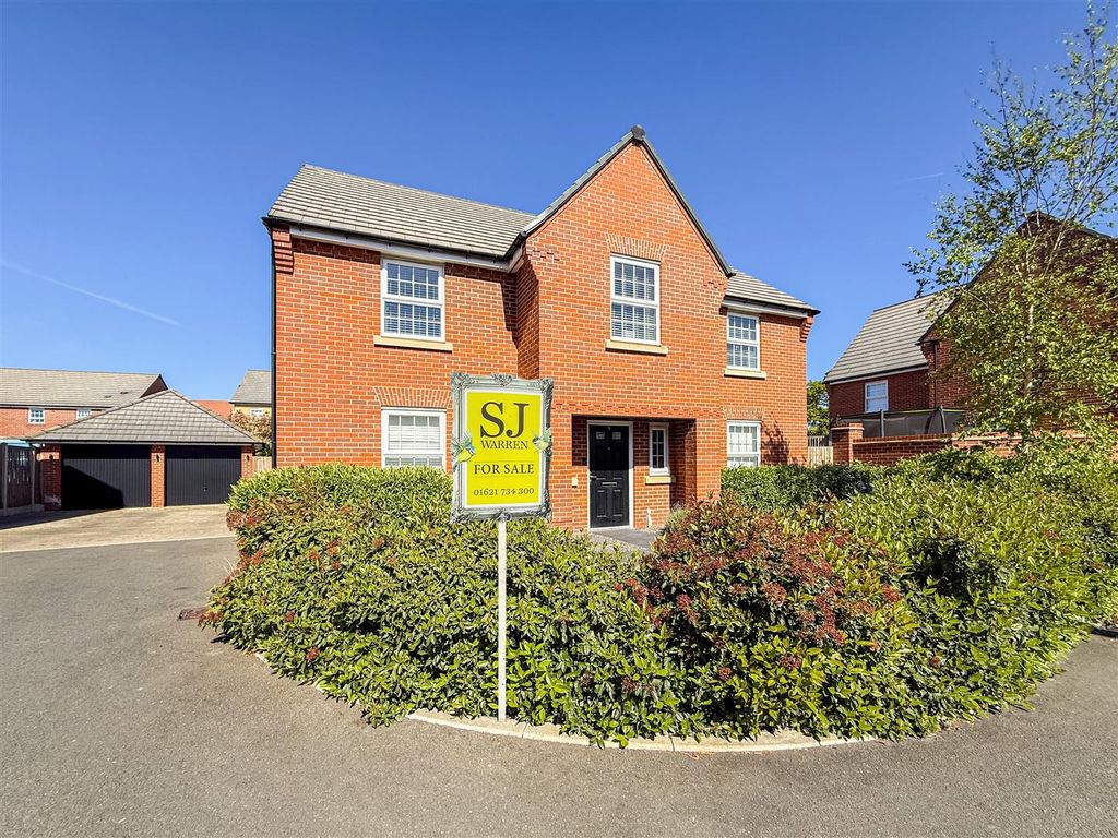 4 bed detached house for saleFitzwilliam Road, Burnham-On-Crouch CM0