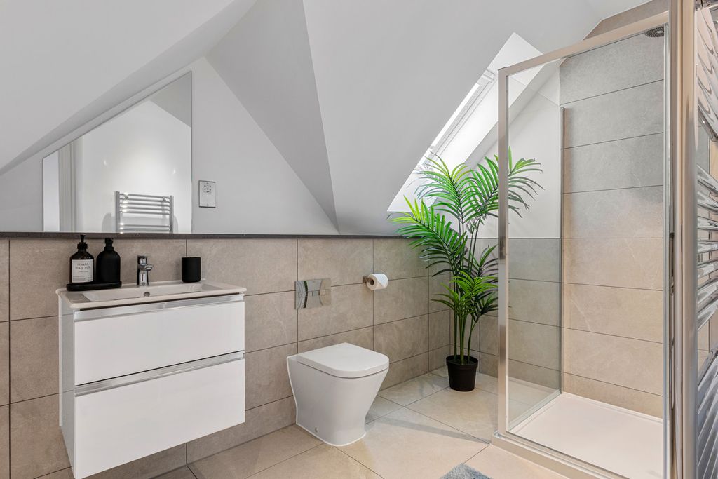 Additional image 16 of 3 bed semi-detached house for saleThe Crescent, Caterham CR3