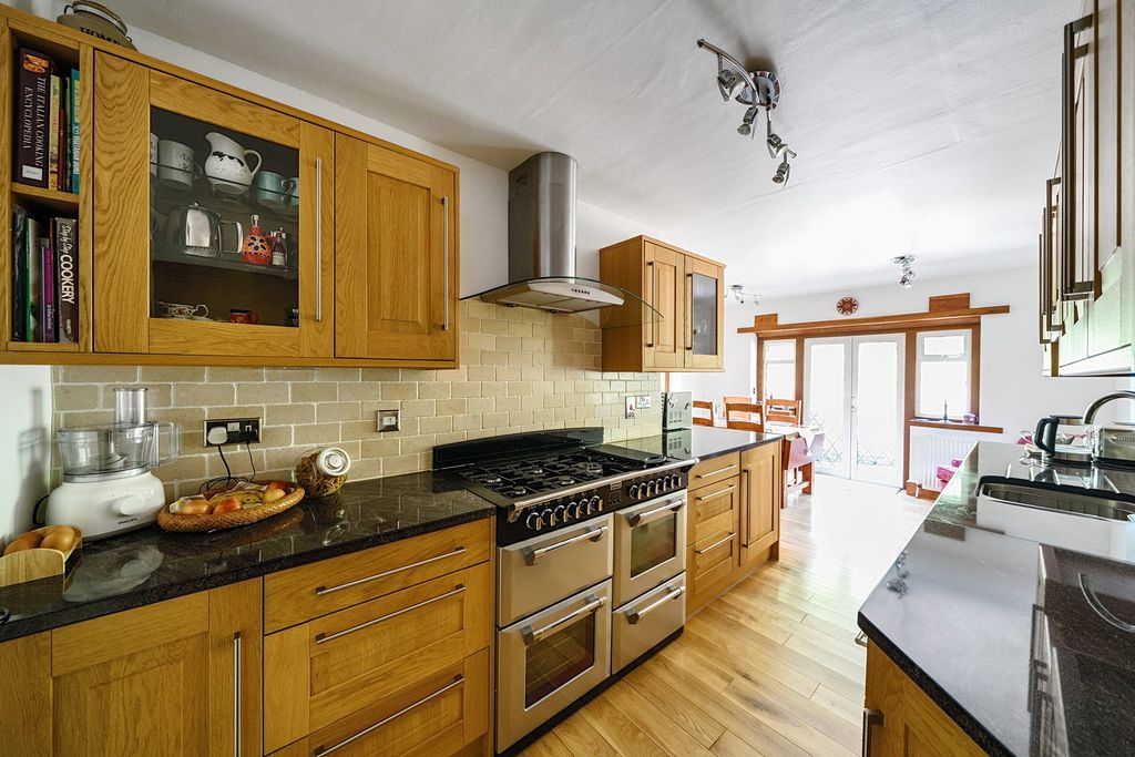 Additional image 8 of 4 bed detached house for saleDome Hill Peak, Caterham CR3