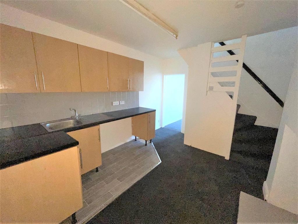 Additional image 5 of 13 bed flat for saleOld Road, Clacton On Sea CO15