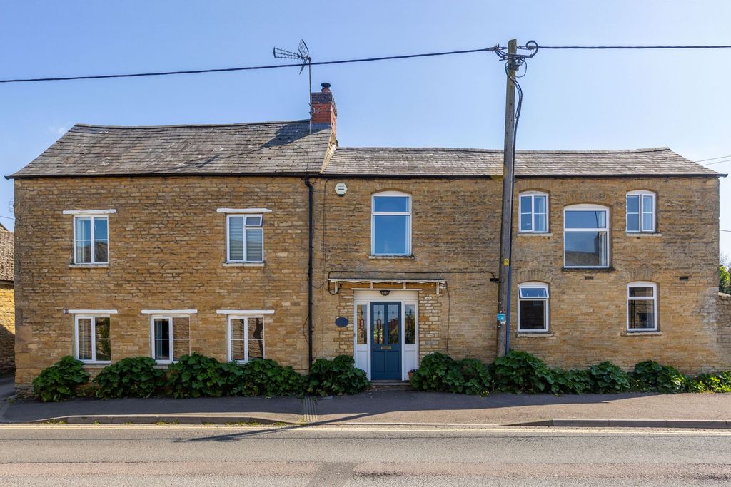 Additional image 4 of 6 bed detached house for saleAlbion Street, Chipping Norton OX7