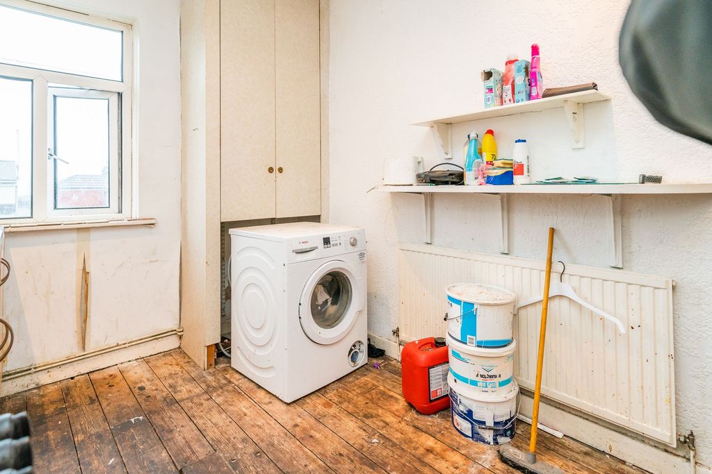 Additional image 8 of 3 bed flat for saleEaves Lane, Chorley PR6