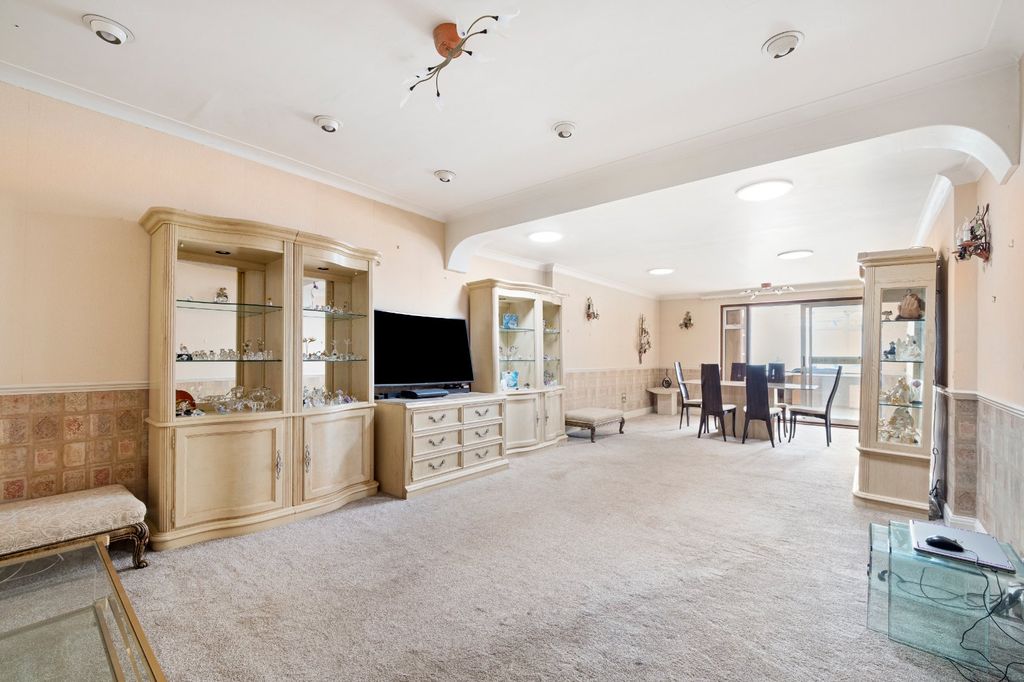 Additional image 3 of 6 bed semi-detached house for saleSalisbury Road, Carshalton SM5