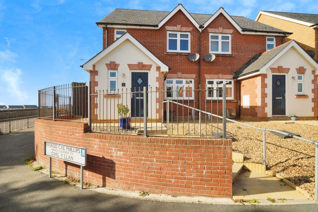 3 bed semi-detached house for saleGwel Y Llan, Caernarfon, Gwynedd LL55