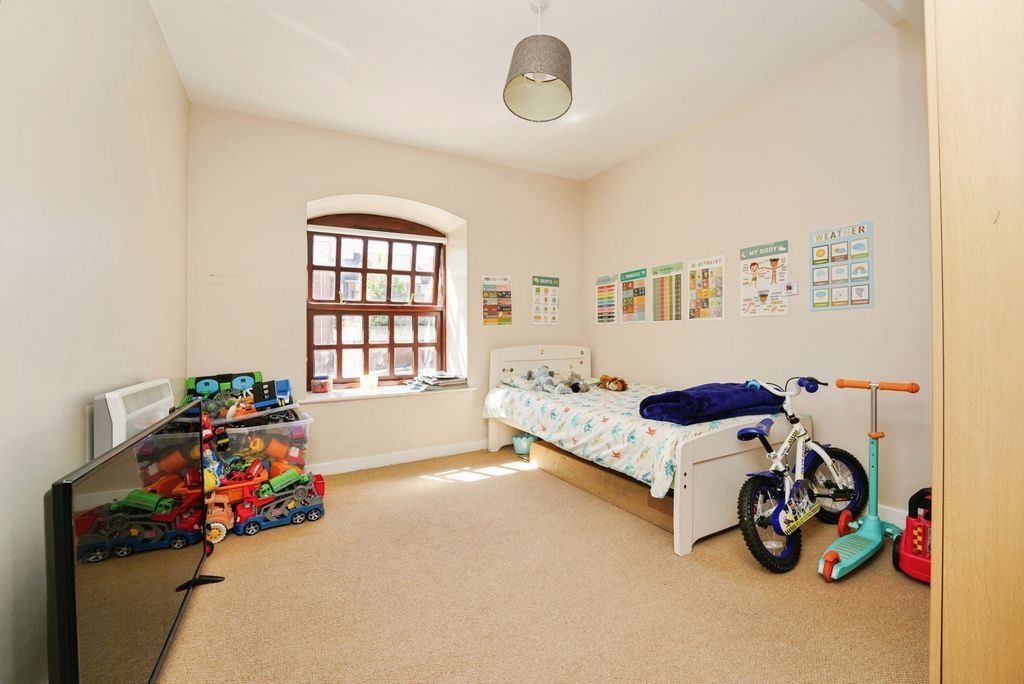 Additional image 6 of 2 bed flat for saleMill Bank, Evesham, Worcestershire WR11