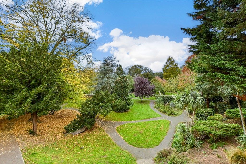Additional image 11 of 2 bed flat for saleThe Green, Carshalton, Surrey SM5