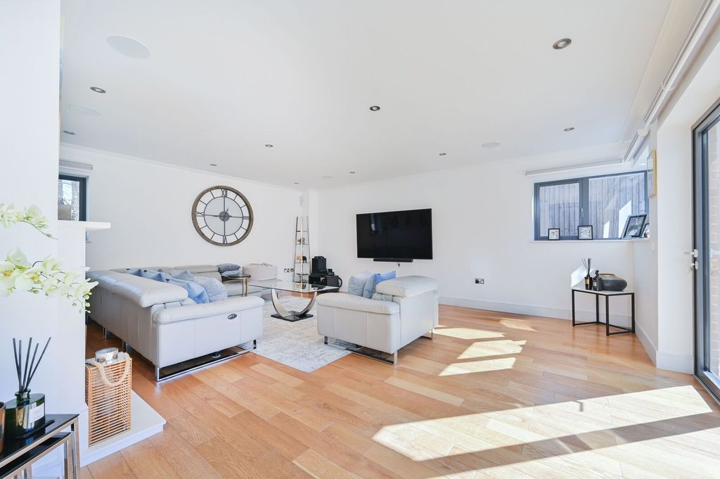 Additional image 2 of 5 bed detached house for saleThe Harlequins, Sandy Lane, Bushey WD23