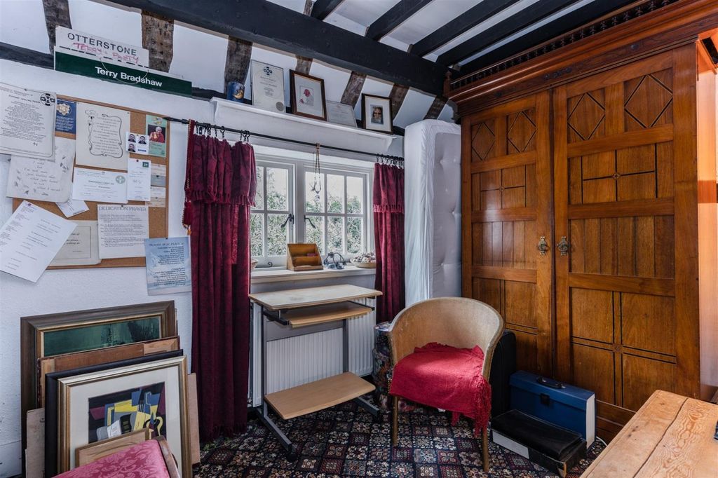 Additional image 6 of 3 bed semi-detached house for saleSparrows Herne, Bushey, Hertfordshire WD23