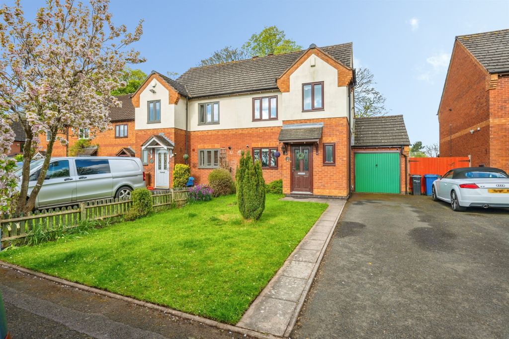 3 bed semi-detached house for saleWillett Avenue, Burntwood WS7