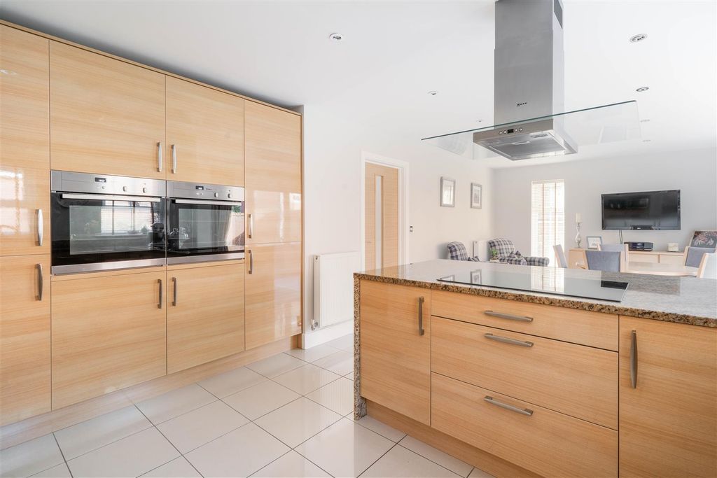 Additional image 4 of 5 bed detached house for saleTreeneuk Gardens, Ashgate, Chesterfield S40