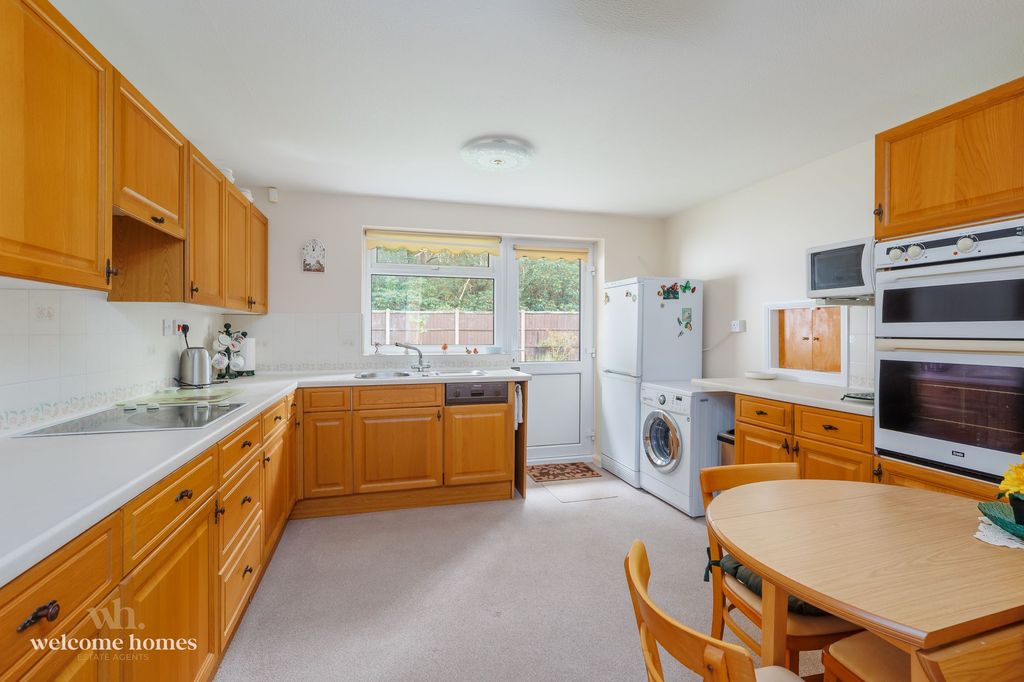 Additional image 3 of 2 bed detached bungalow for saleHillside Drive, Christchurch BH23