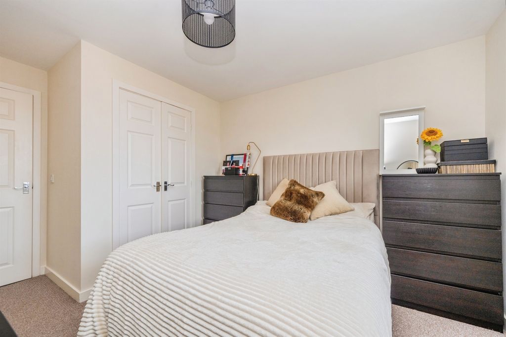 Additional image 11 of 2 bed flat for saleBurwaye Close, Lichfield WS13