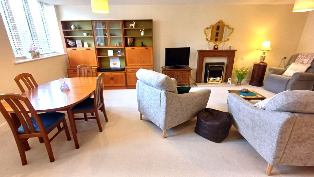 Additional image 7 of 2 bed flat for saleTrinity Road, Chipping Norton OX7