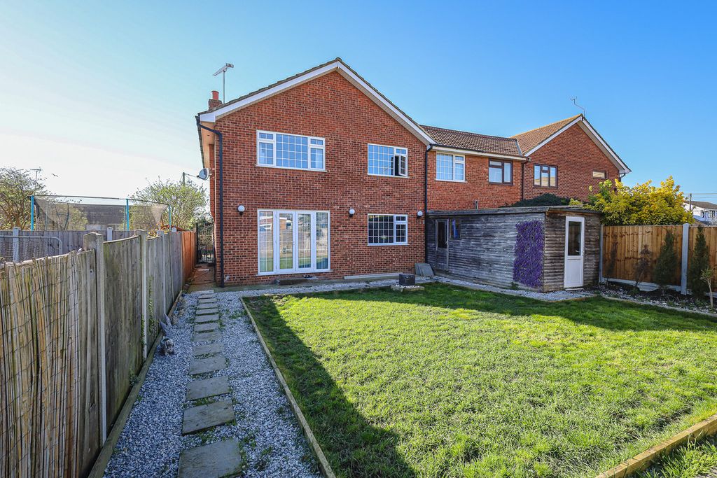 Additional image 25 of 5 bed semi-detached house for saleLylt Road, Canvey Island SS8