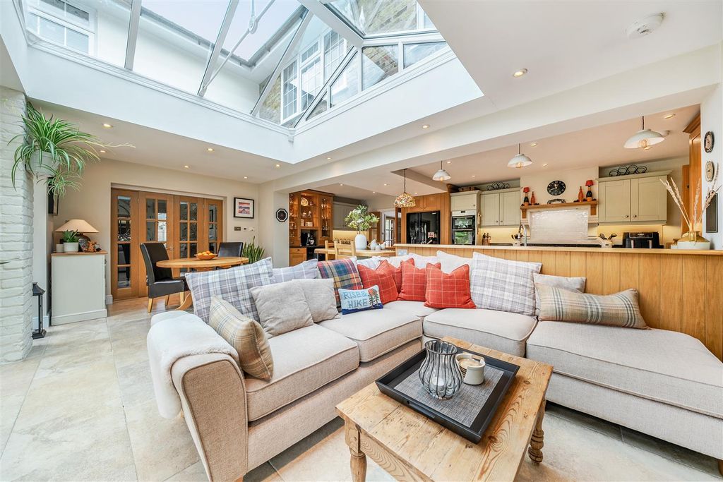 Additional image 5 of 6 bed detached house for saleCrawley Ridge, Camberley, Surrey GU15