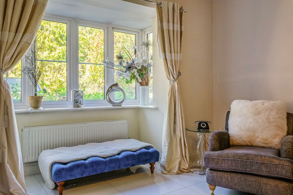 Additional image 2 of 4 bed detached house for saleHawthorne Gardens, Caterham CR3