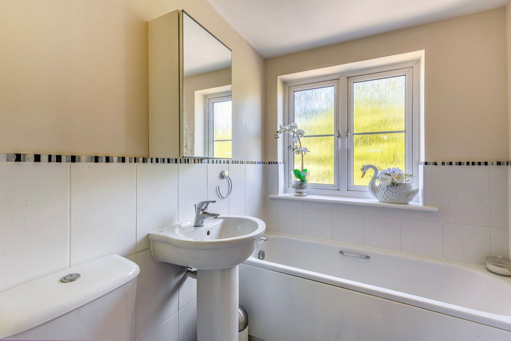 Additional image 18 of 4 bed detached house for saleHawthorne Gardens, Caterham CR3