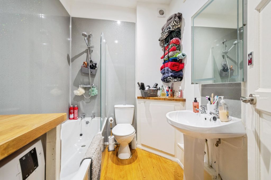 Additional image 18 of 3 bed flat for saleKing Street, Tavistock PL19