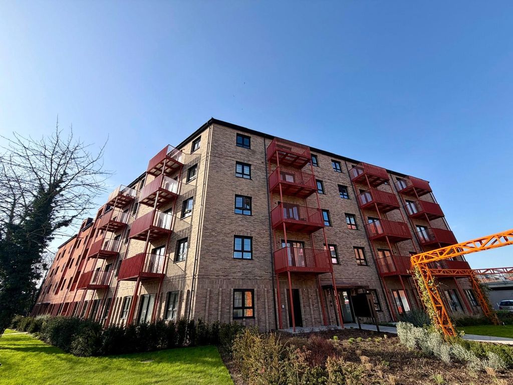 2 bed flat for saleTayfen Court, Tayfen Road, Bury St. Edmunds, Suffolk IP33