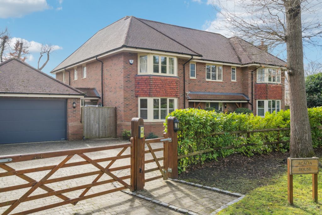 5 bed detached house for saleBirkett Way, Chalfont St Giles (Little Chalfont) HP8