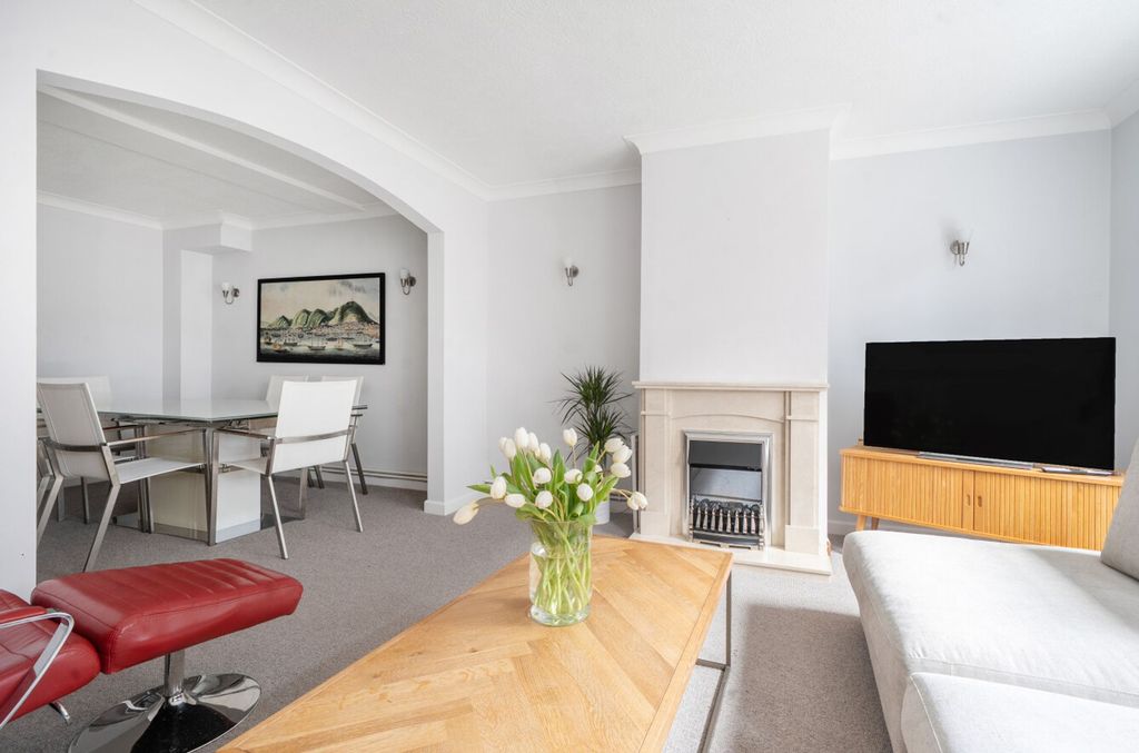 Additional image 7 of 3 bed flat for saleChapel Street, Chichester PO19