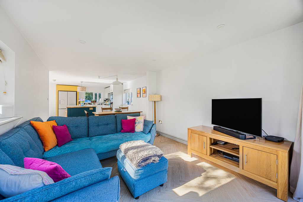 Additional image 6 of 4 bed bungalow for saleBarn Way, Cirencester, Gloucestershire GL7