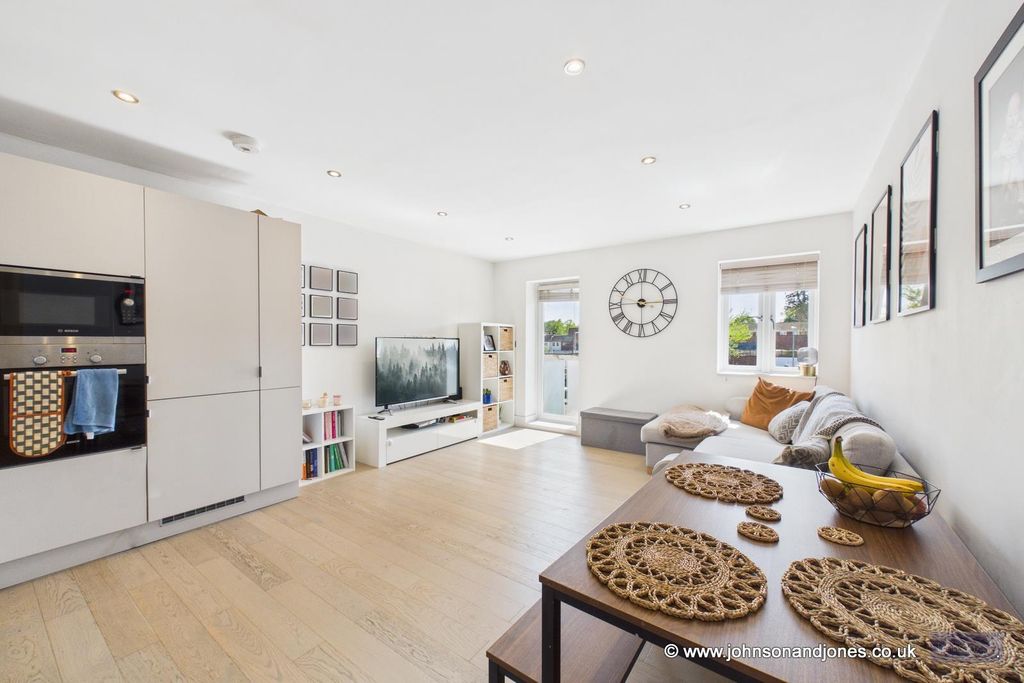 Additional image 6 of 2 bed flat for saleCoronation House, Chertsey KT16